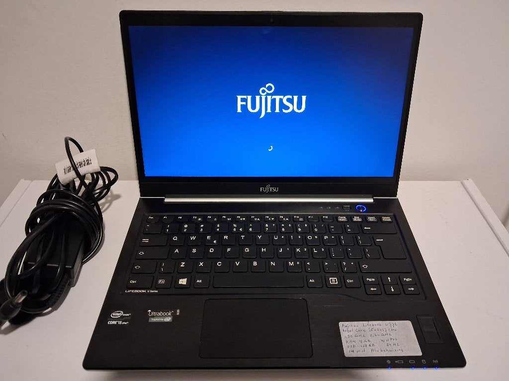 Fujitsu Lifebook met windows 11 Pro, Gebruikt, 2 tot 3 Ghz, Qwerty, 14 inch