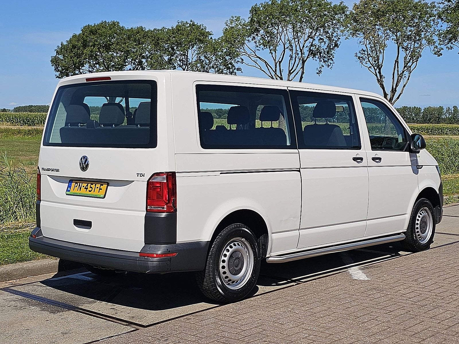VOLKSWAGEN TRANSPORTER 2.0 TDI l2h1 combi 9-pers ac, Auto's, Voorwielaandrijving, Gebruikt, Euro 6, 4 cilinders