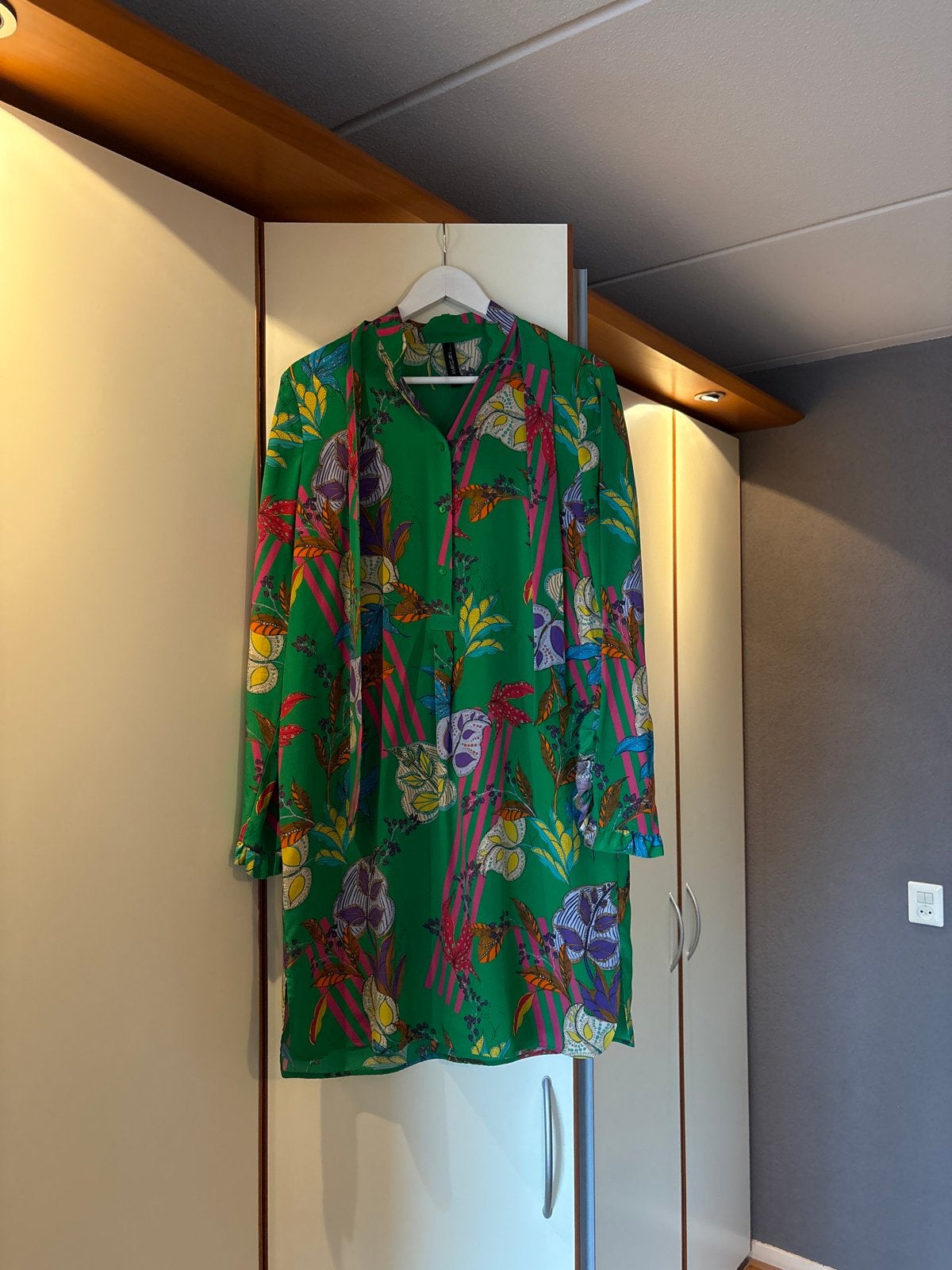 Marc Cain Zijden Jurk met Levendige Print en Onderjurk, Maat 38/40 (M), Ophalen of Verzenden, Zo goed als nieuw, Knielengte