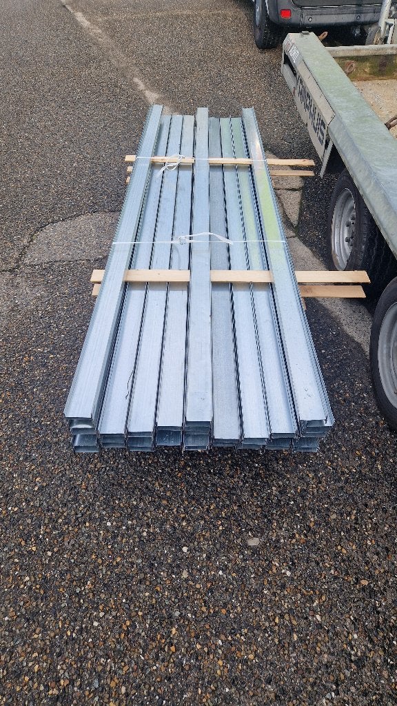 Partij metalen H -Studs ( 051 ), Doe-het-zelf en Verbouw, Metalen, Ophalen, Gebruikt, Nb, Nb