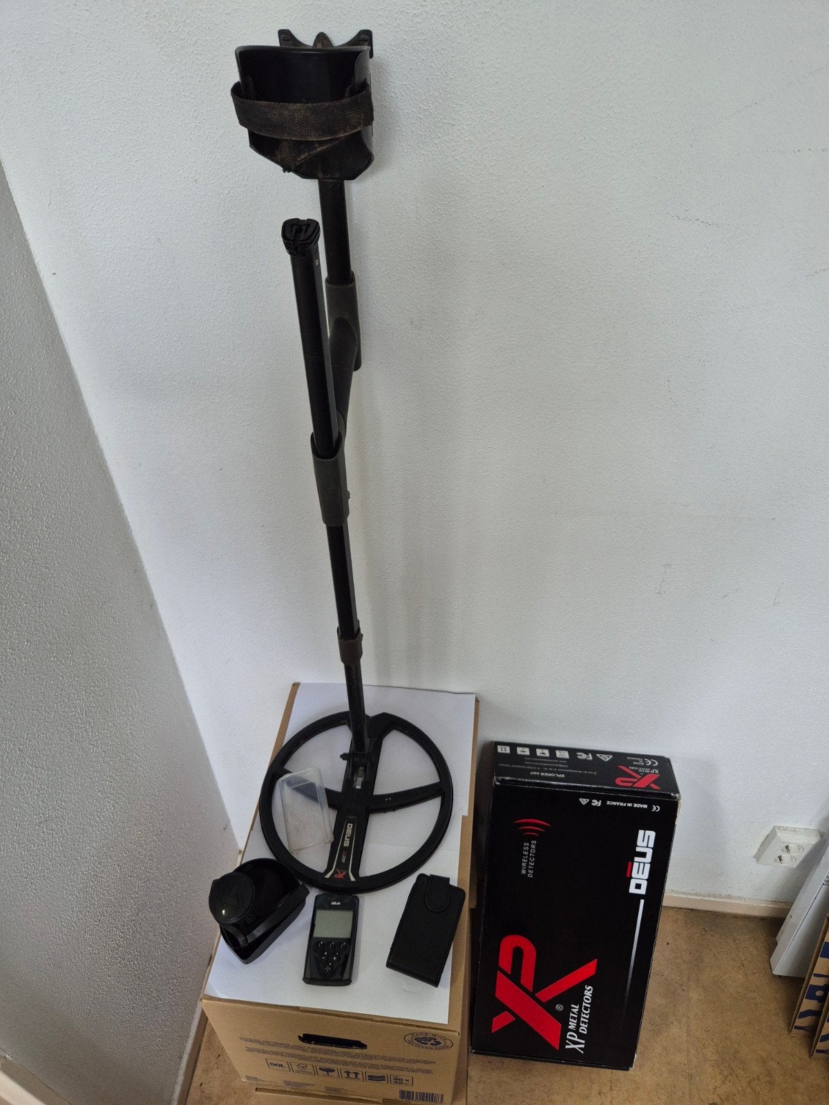 XP Deus 1 V5.21 met WSA4 draadloze koptelefoon, Hobby en Vrije tijd, Metaaldetectors, Ophalen, Gebruikt, 30 cm of minder, XP