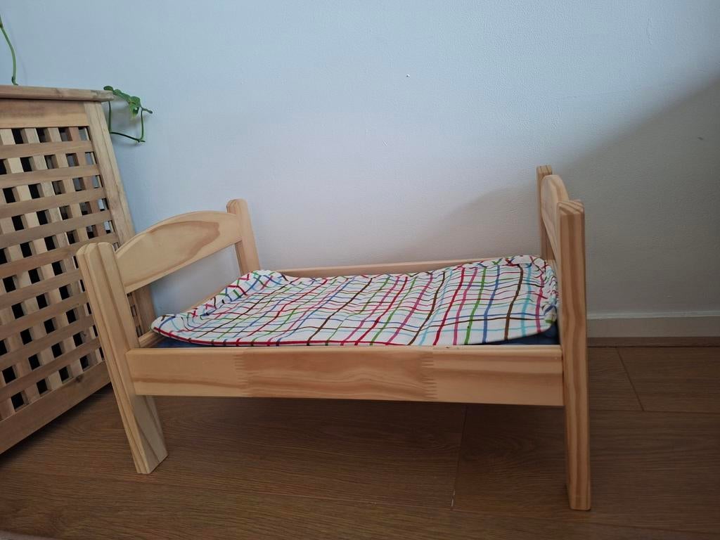 Ikea Duktig Poppenbed / Kattenbed met matras en deken, Ophalen of Verzenden, Zo goed als nieuw, Overige typen