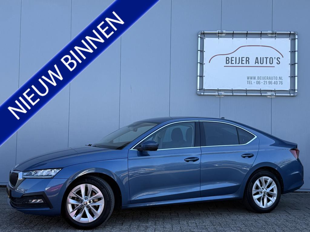 Skoda Octavia 1.0 e-TSI Business Edition Plus Carplay., Stof, Gebruikt, Euro 6, Blauw