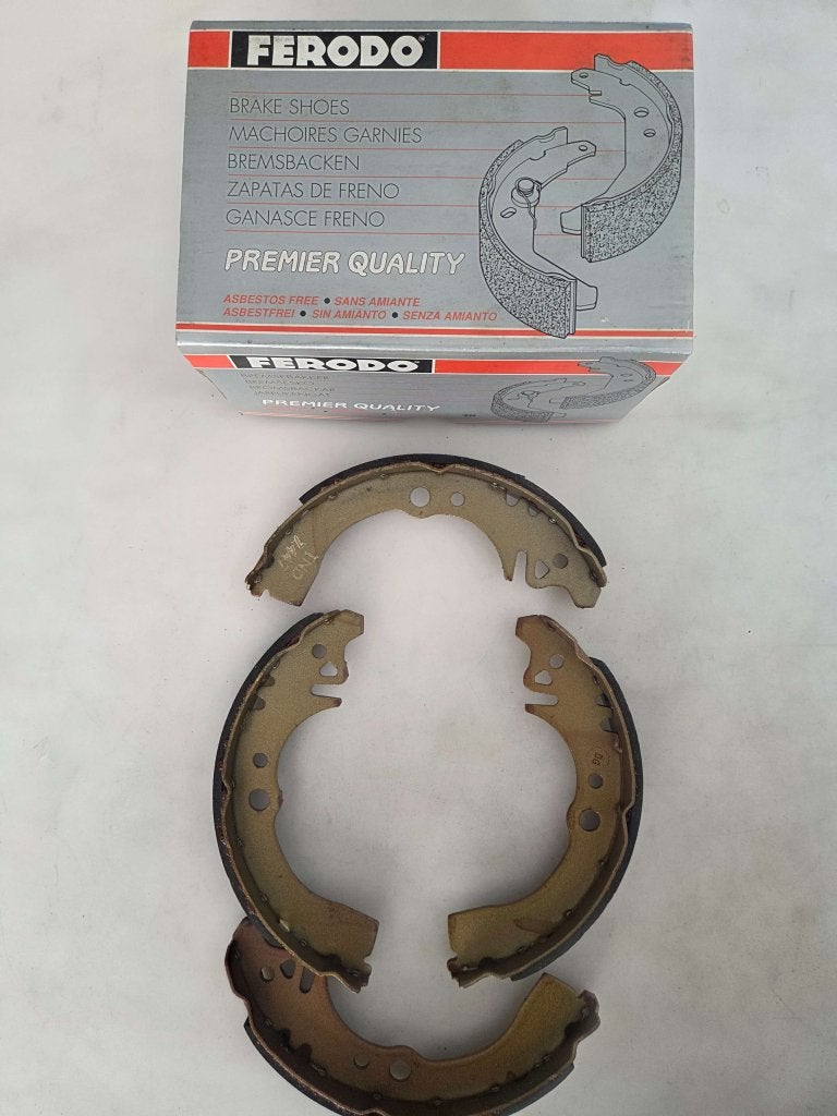 Set Remschoenen Daihatsu Charade Coure Move Sirion, Niet ingevuld, Daihatsu, Niet ingevuld, Ophalen of Verzenden