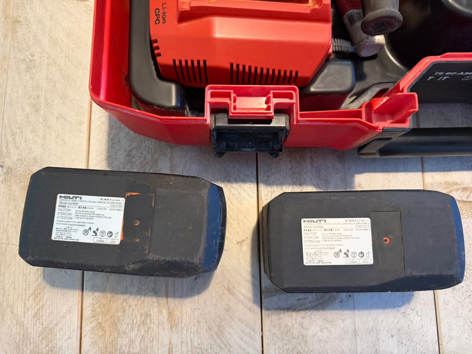 Hilti TE 60-A36 Accu Boorhamer 2 Accu’s, Beitels in Koffer, Doe-het-zelf en Verbouw, Gereedschap | Boormachines, Ophalen, 600 watt of meer