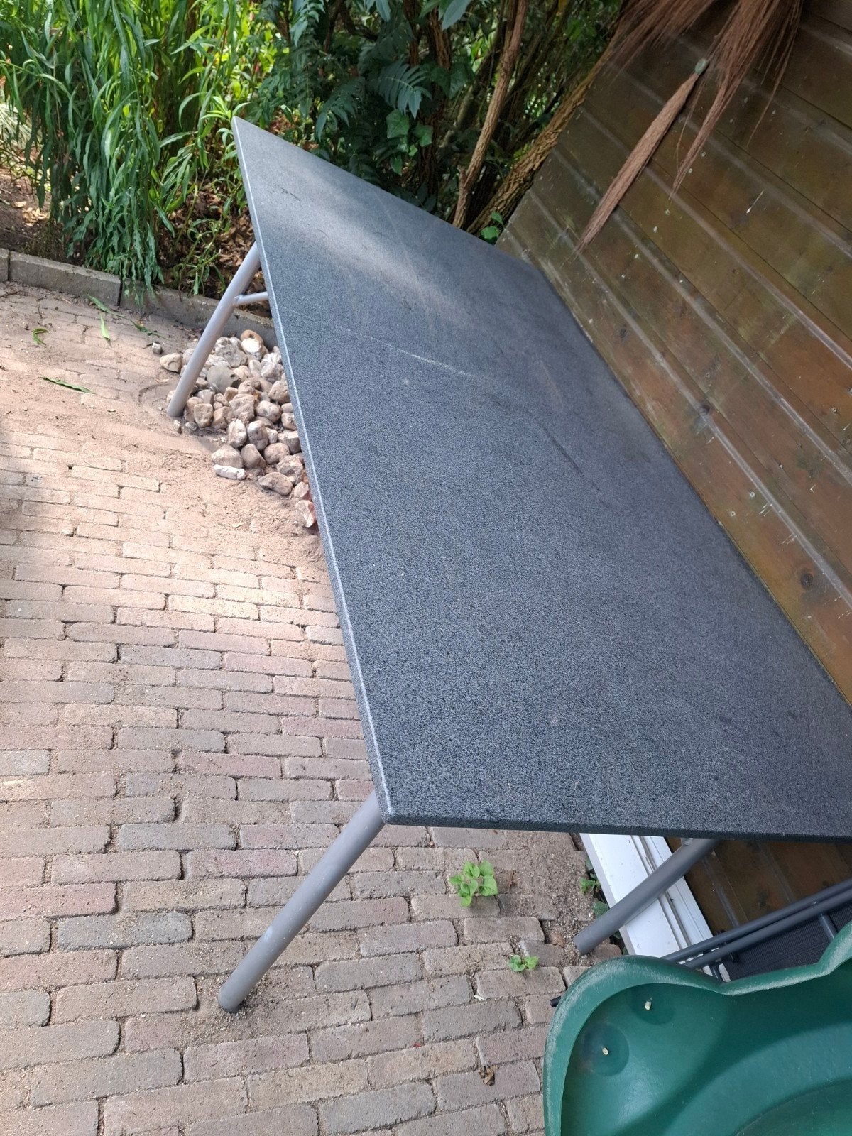 Stevige tuintafel met granieten blad metalen onderstel, Ophalen, Gebruikt, Rechthoekig, Metaal
