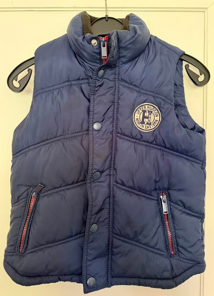Mooi donkerblauwe Tommy Hilfiger bodywarmer maat 134/140, Kinderen en Baby's, Ophalen of Verzenden, Zo goed als nieuw, Jongen