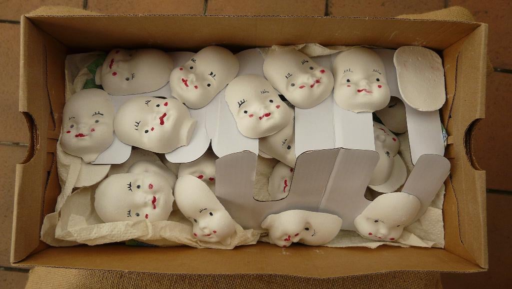 55 baby-kinderhoofdjes in gips gevormd, Ophalen of Verzenden, Zo goed als nieuw