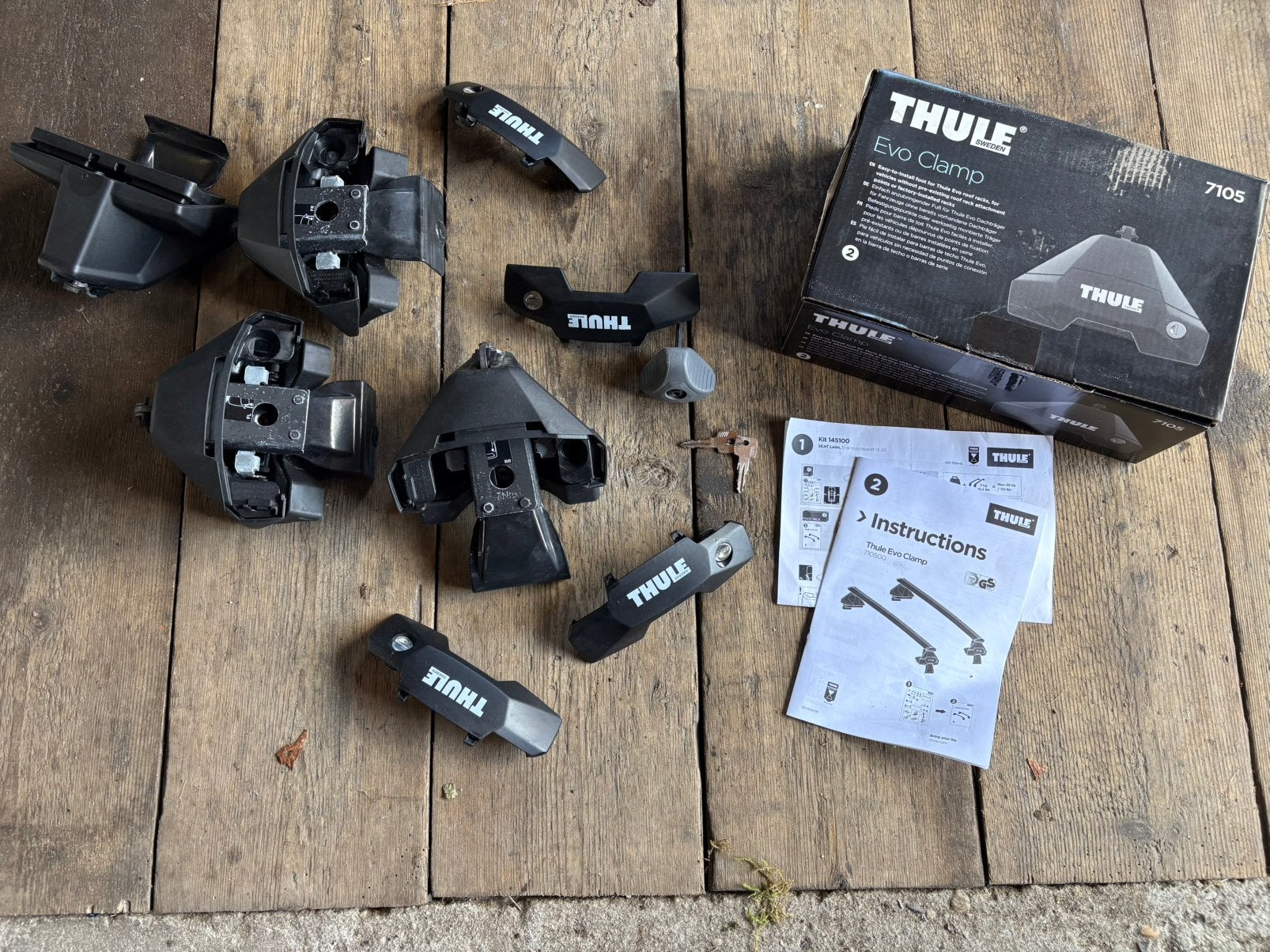 Thule Evo Clamp 710500 en kit 145100 Seat Leon, Auto diversen, Dakdragers, Ophalen of Verzenden, Zo goed als nieuw