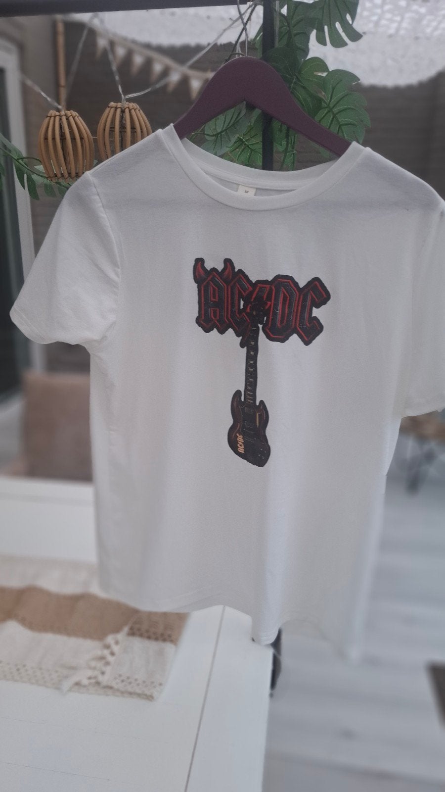 AC/DC T-shirt met gitaarprint 1x gedragen, Maat 38/40 (M), Wit, Ophalen of Verzenden, Korte mouw