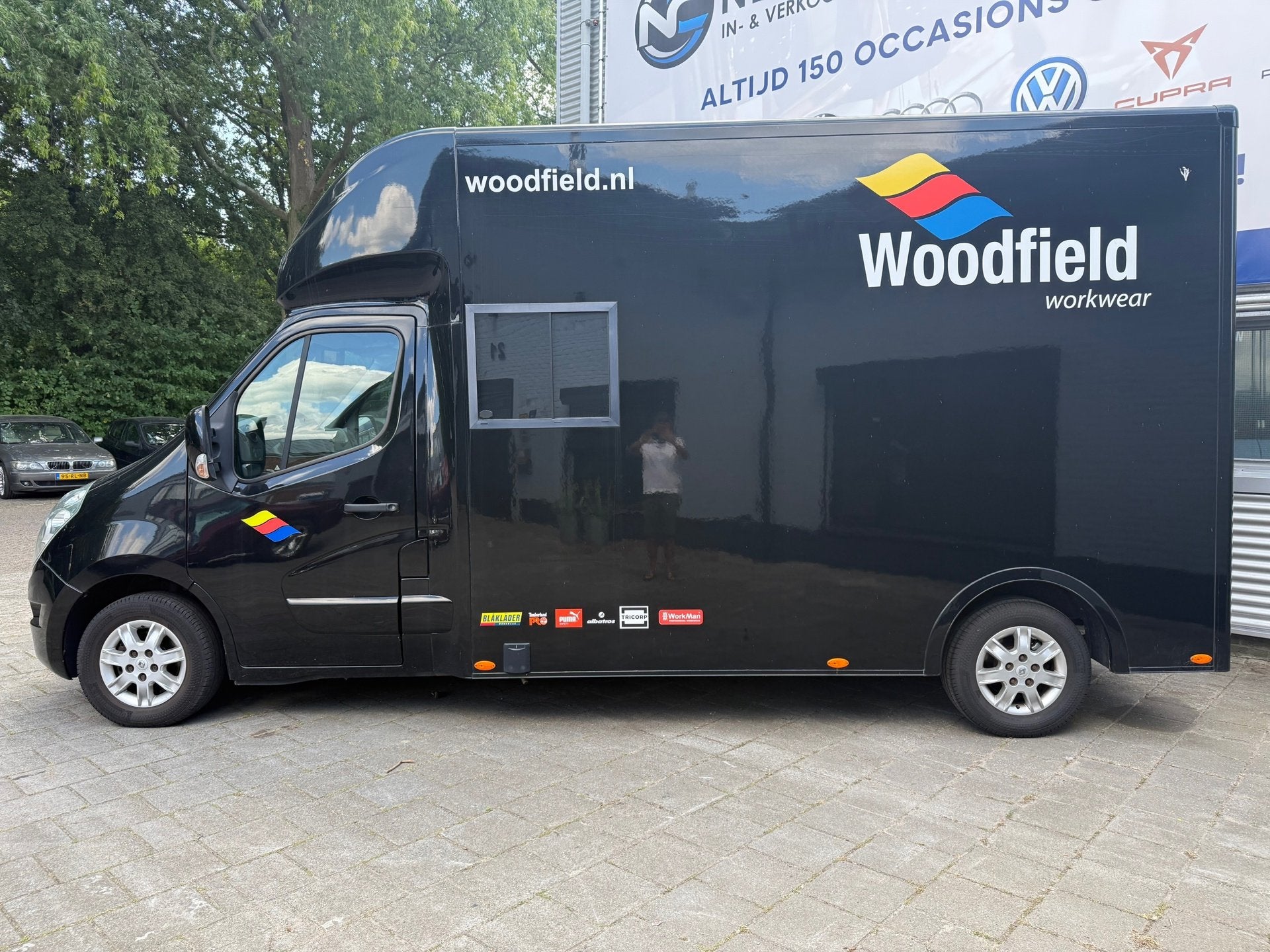 Renault Master T35 2.3 dCi L3H2 Eco Automaat l Roelofsen Opb, Auto's, Bestelauto's, Voorwielaandrijving, Euro 5, Gebruikt, Zwart