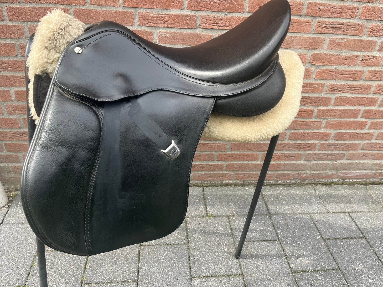 Bates veelzijdigheidszadel cair 17,5 inch, Dieren en Toebehoren, Paarden en Pony's | Zadels, ., Ophalen of Verzenden, Zo goed als nieuw