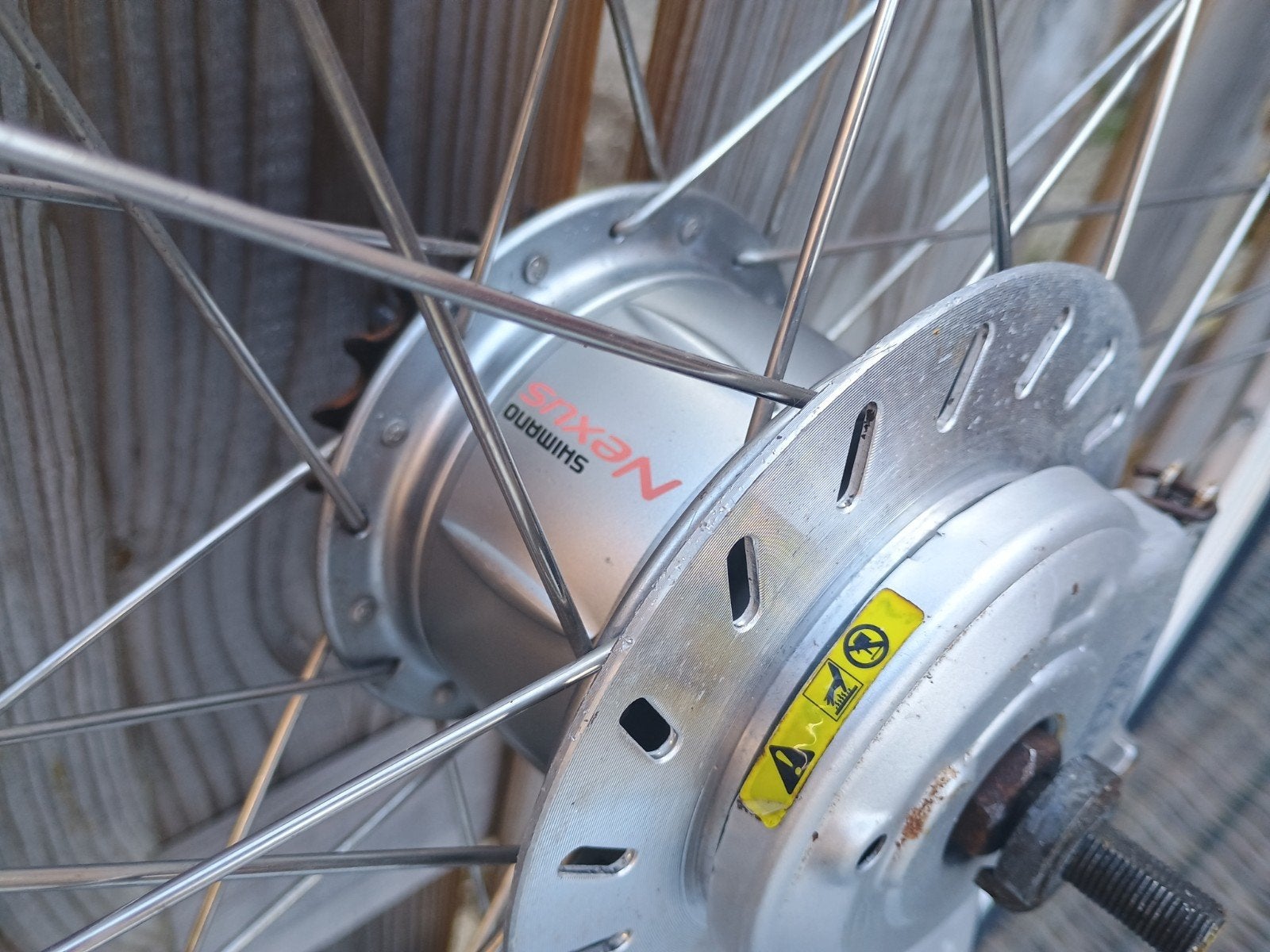 Achterwiel 8 versnellingen van nexus Shimano, Ophalen