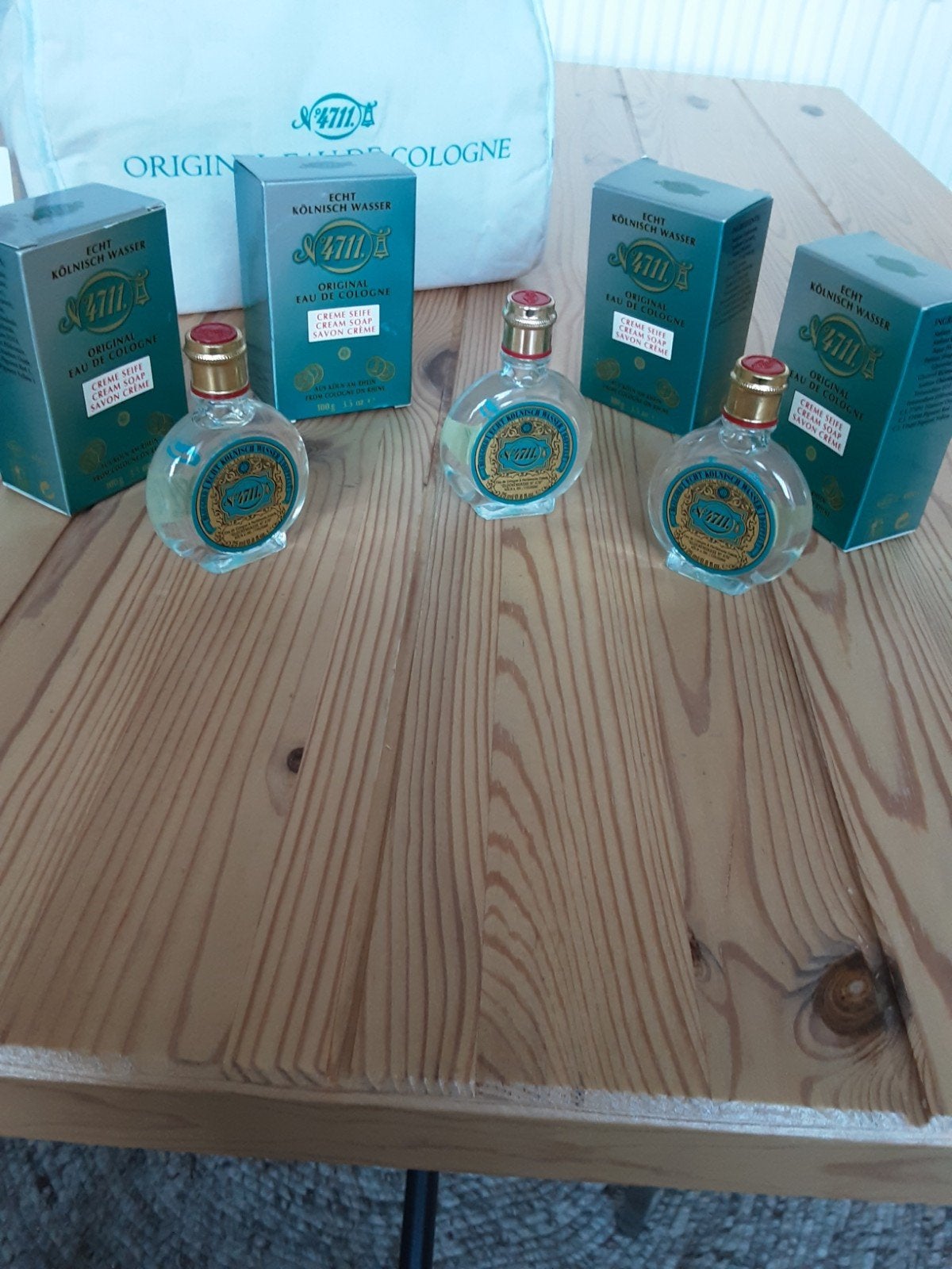 4711 toilettas met 4 stukken zeep + 3 flesjes eau de cologne, Verzamelen, Ophalen of Verzenden, Nieuw, Parfumfles