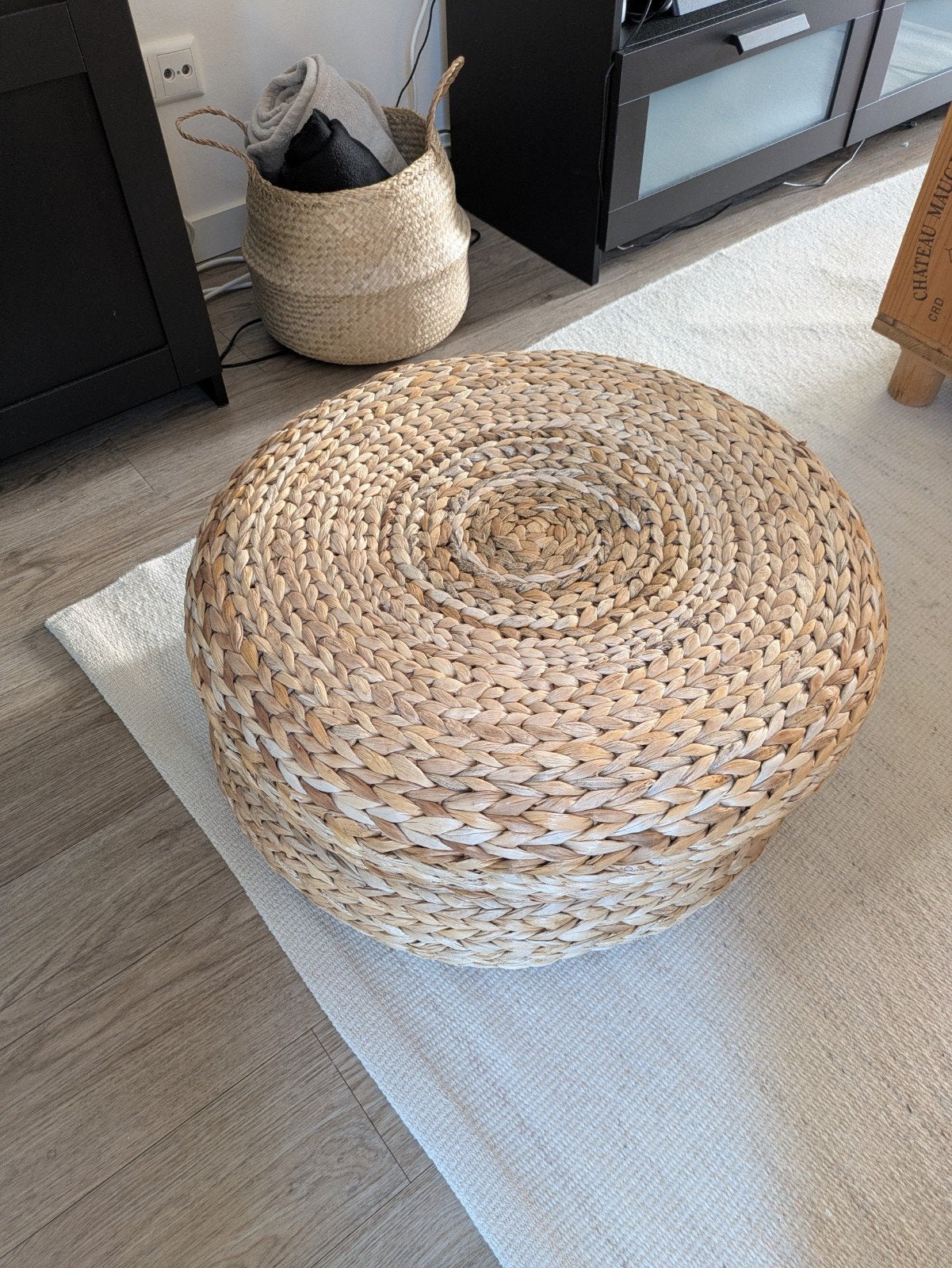 Ronde rieten poef - Zo goed als nieuw, Huis en Inrichting, Ophalen of Verzenden, Zo goed als nieuw, 50 tot 75 cm, 50 tot 75 cm