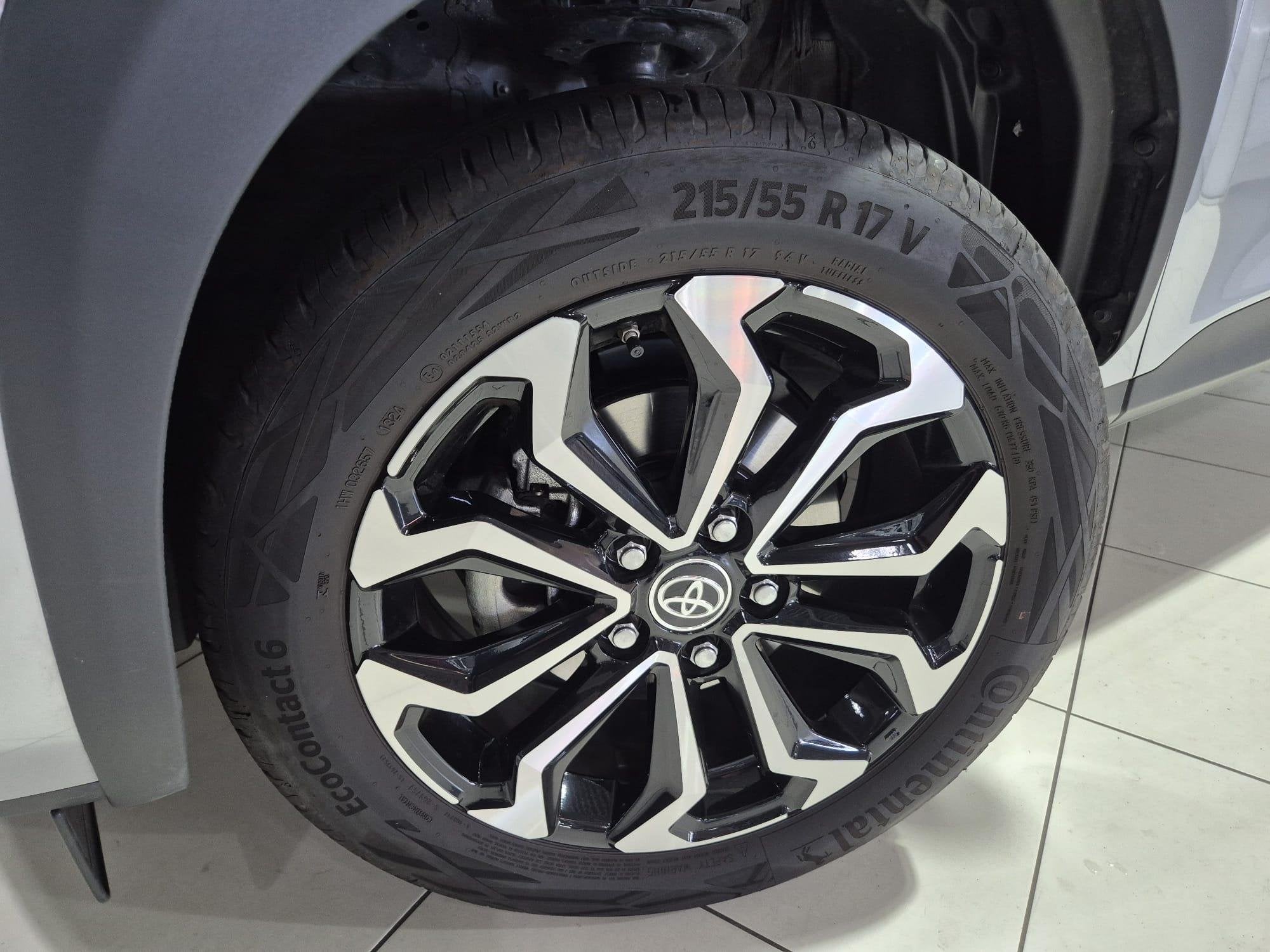 Toyota Yaris Cross 1.5 Hybrid 115 First Edition Automaat , 1, Auto's, Dealer onderhouden, Stof, Gebruikt, 1165 kg