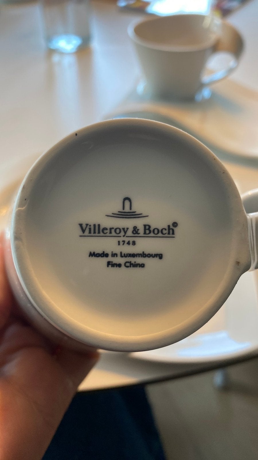 Twee cappucinno kopjes met bord wave villeroy boch, Gebruikt, Villeroy & Boch, Ophalen of Verzenden, Modern