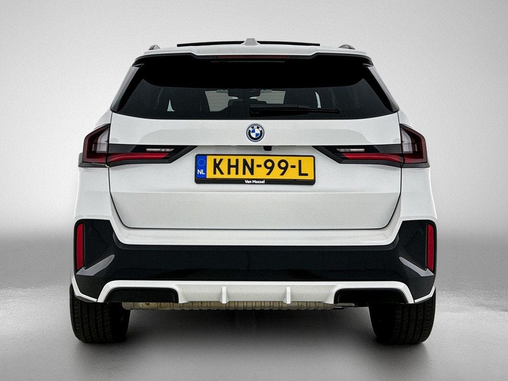 BMW X1 xDrive25e | M-SPORT | PANO-SCHUIFDAK | LEER | 360 CAM, Auto's, BMW, 12 maanden, Gebruikt, Bedrijf, Vierwielaandrijving