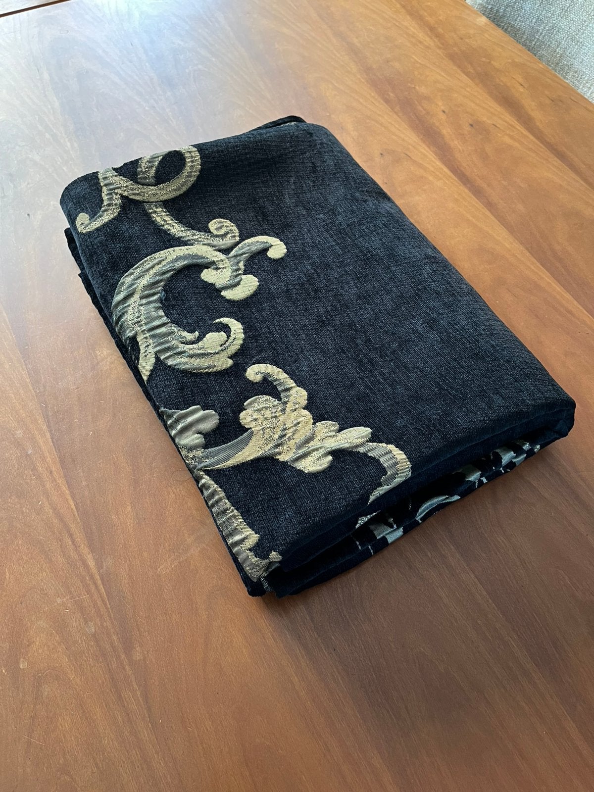 Luxe tafelloper of tafelkleed 240 x 164cm, Ophalen of Verzenden, Zo goed als nieuw, Rechthoek