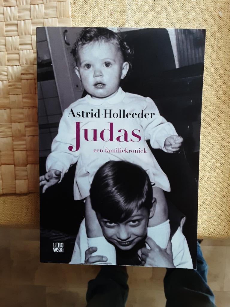 Astrid Holleeder, Ophalen of Verzenden