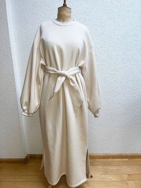 NIEUW Shoeby jurk M/L maxi ceintuur gebroken wit sweaterjurk, Kleding | Dames, Maat 38/40 (M), Overige kleuren, Verzenden, Nieuw