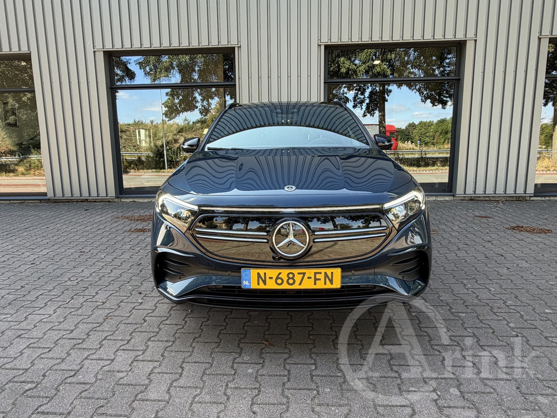 Mercedes-Benz EQA 250 Business Solution AMG 67 kWh Panoramad, Stof, Gebruikt, 190 pk, Blauw