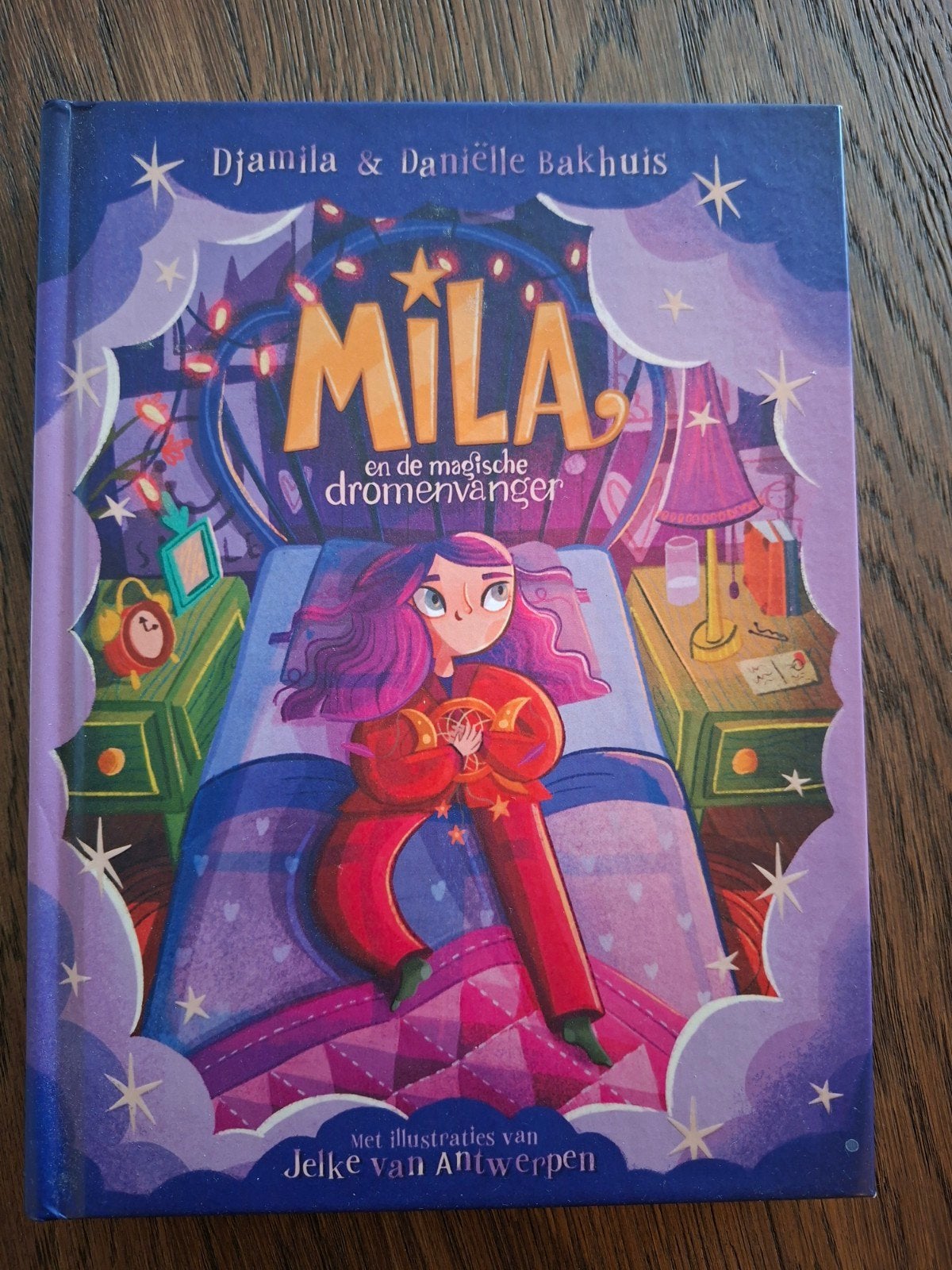 Mila en de magische dromenvanger - Djamila & D. Bakhuis, Ophalen, Zo goed als nieuw, Djamila & Daniëlle Bakhuis