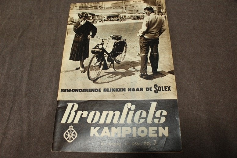 Blad Bromfiets Kampioen Juli 1956 oa. test Batavus Bilonet, Ophalen of Verzenden, Gebruikt