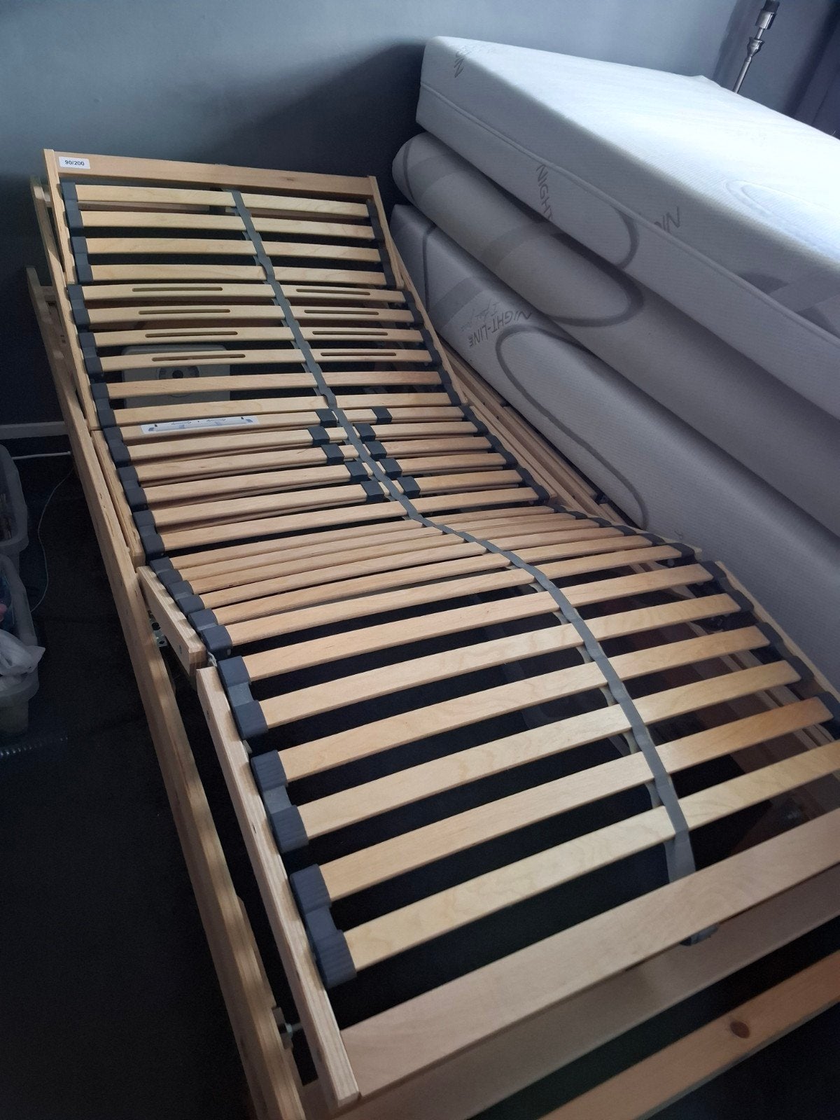 2 elektrische lattenbodems, Ophalen, Zo goed als nieuw, Eenpersoons, 90 cm