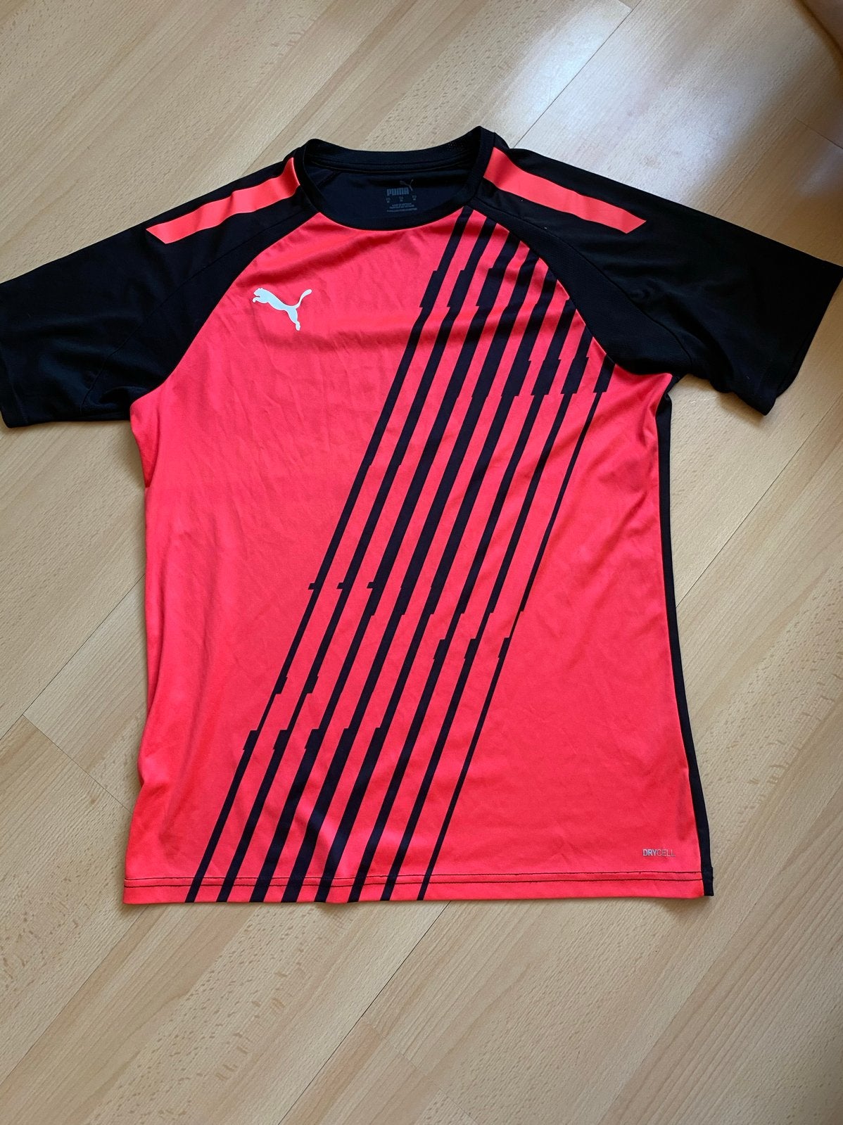 Puma sportshirt rood/zwart maat M, Maat 48/50 (M), Ophalen of Verzenden, Zo goed als nieuw, Rood