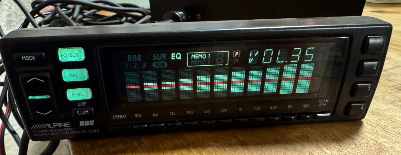 Alpine 3342 11-Band Equalizer/Sound Field Controller, Ophalen of Verzenden, Zo goed als nieuw
