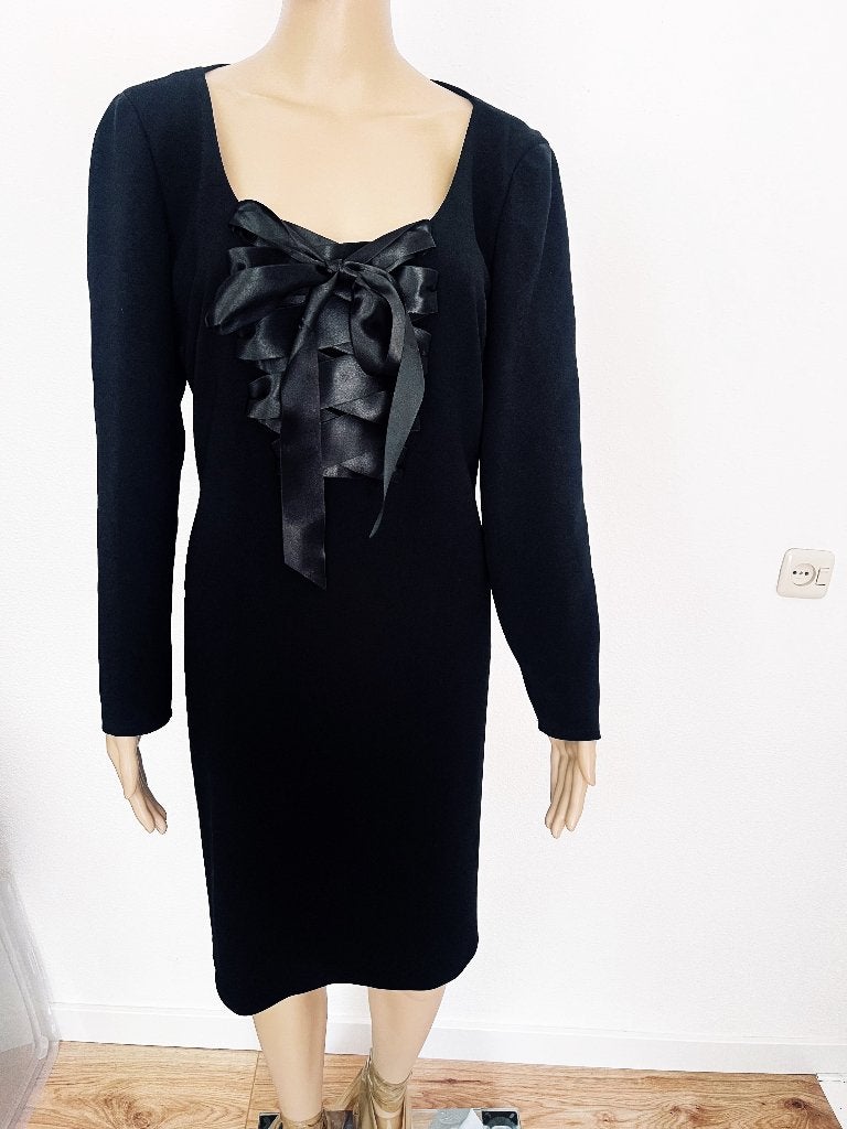 Schitterend jurkje van Moschino maatje 38, Maat 38/40 (M), Zwart, Zo goed als nieuw, Knielengte