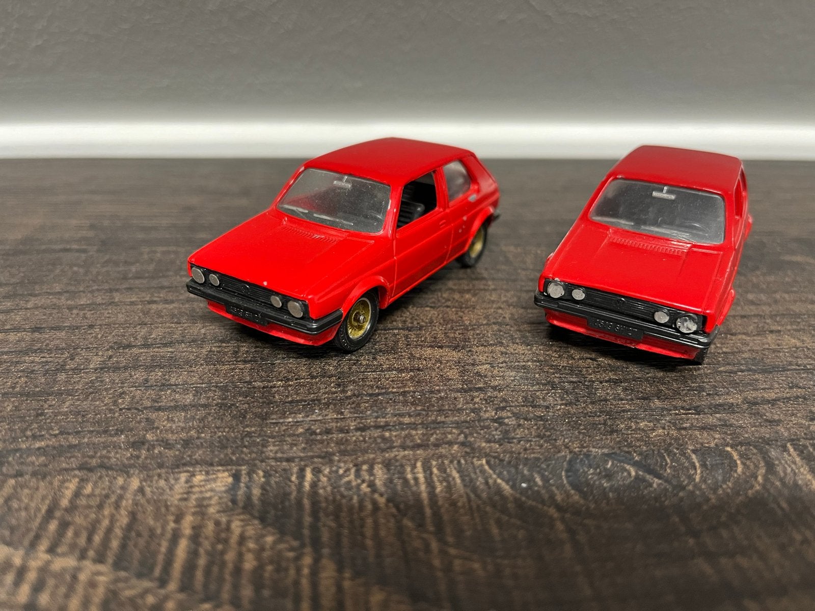 Twee Solido Volkswagen Golf GTI modelauto's, Hobby en Vrije tijd, Modelauto's | 1:43, Ophalen of Verzenden, Gebruikt, Auto, Solido