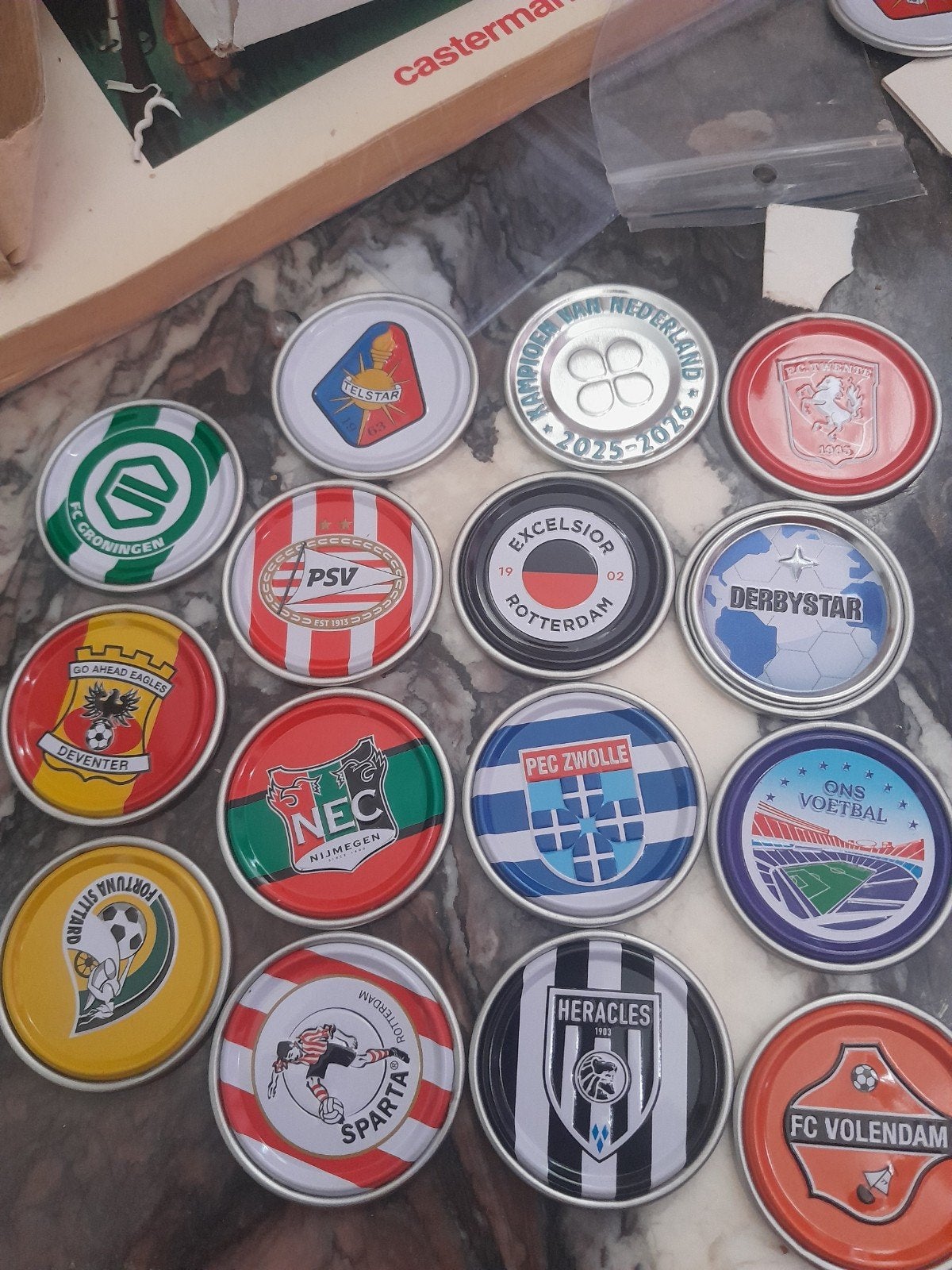 Voetbalclub logo's  - Diverse clubs, Verzenden, Gebruikt, Overige binnenlandse clubs, Overige typen
