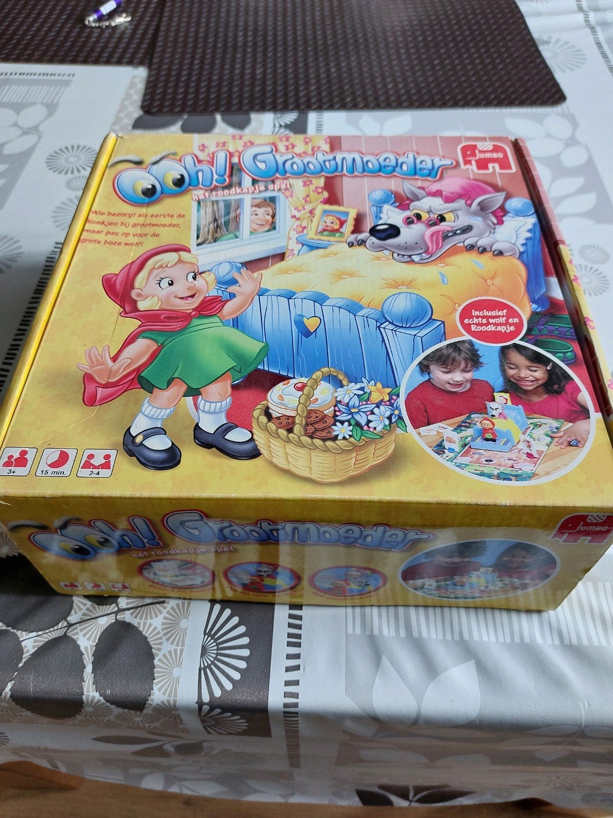 Het roodkapje spel, Ophalen