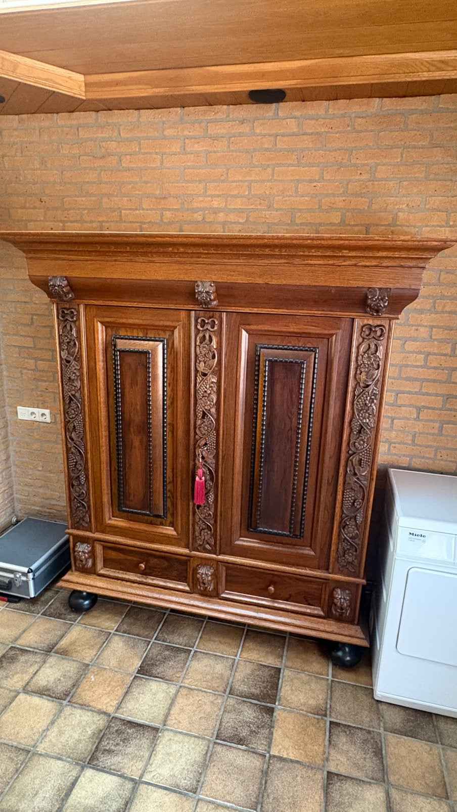 Oude kast, Ophalen