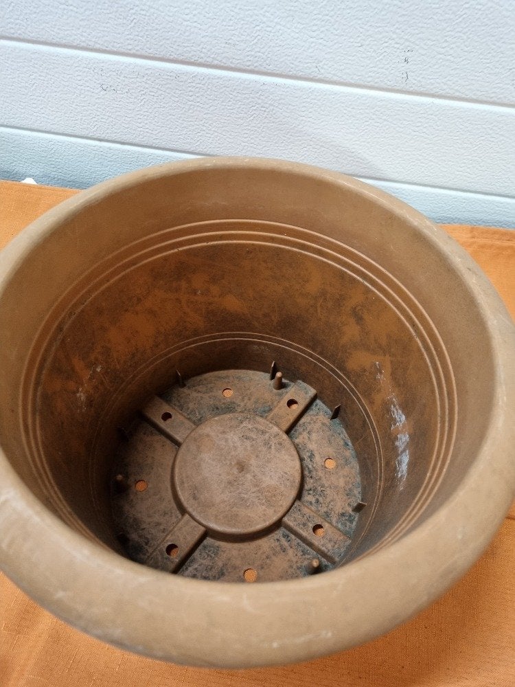 bloempot kunststof terracotta kleurig, Ophalen of Verzenden, 'T Olde Gre-j, Info@toldegrej.nl, Endepoelstraat 20f Didam