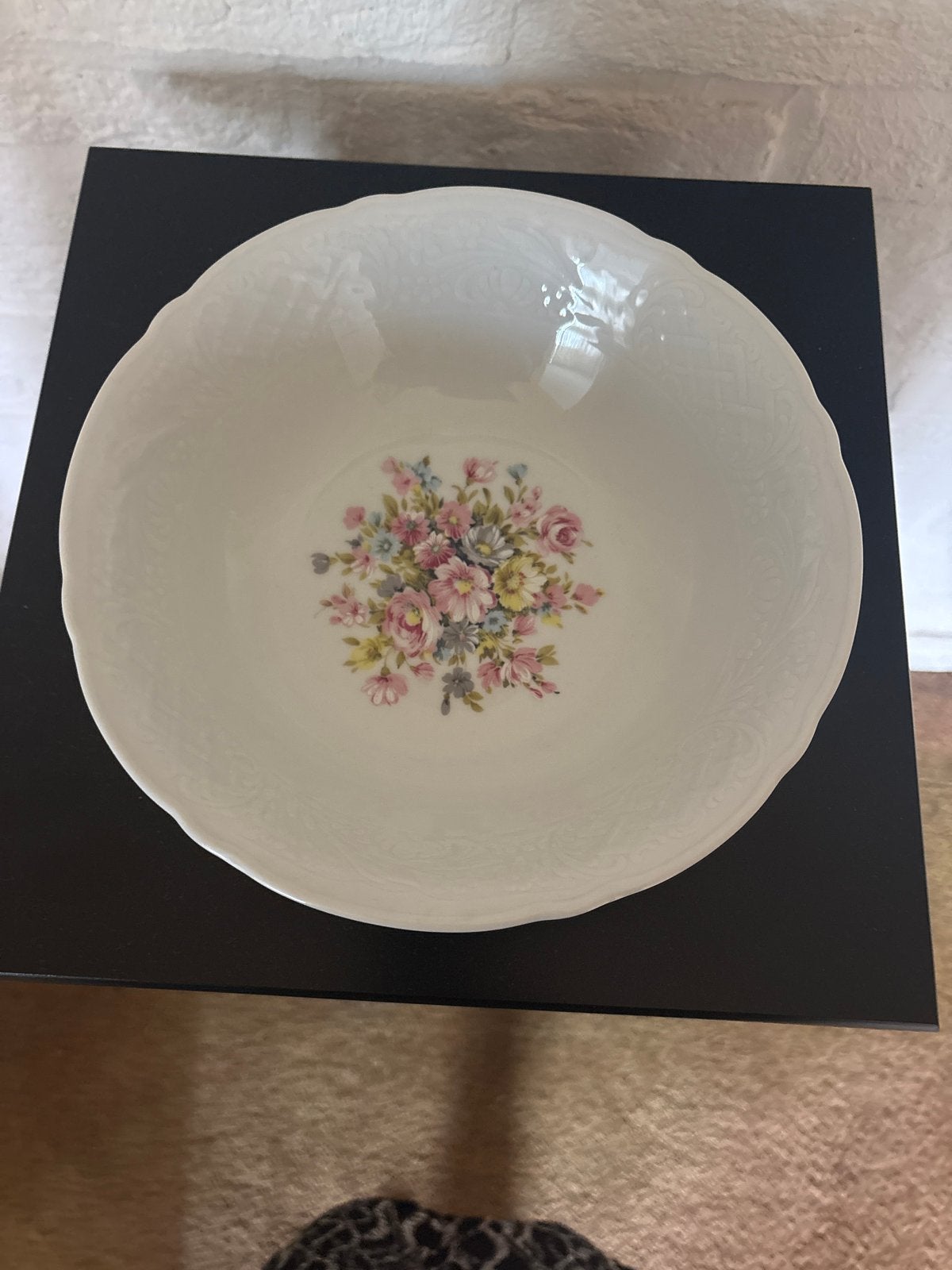 Schumann Arzberg Bavaria porseleinen schaal met bloemen, Antiek en Kunst, Antiek | Schalen, Ophalen
