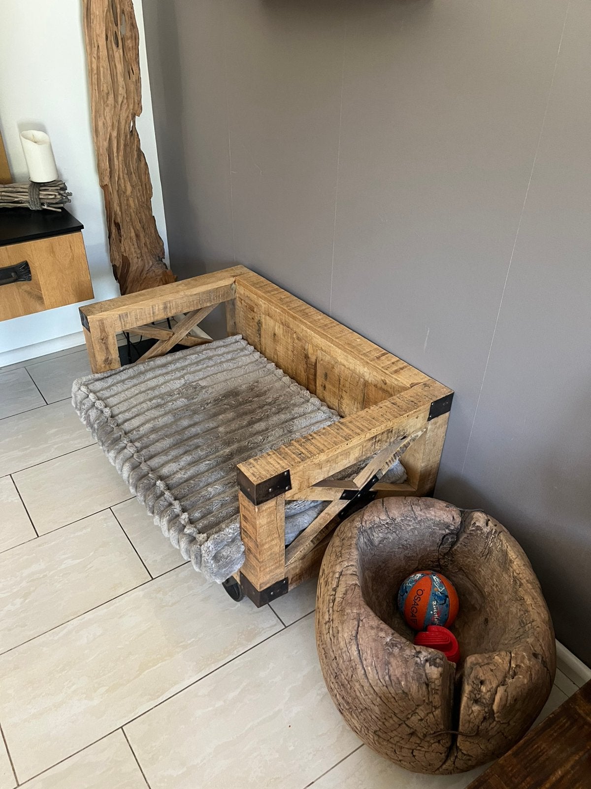 Lex & Max Mooie houten hondenbed op wieltjes, Ophalen, Zo goed als nieuw, Overige