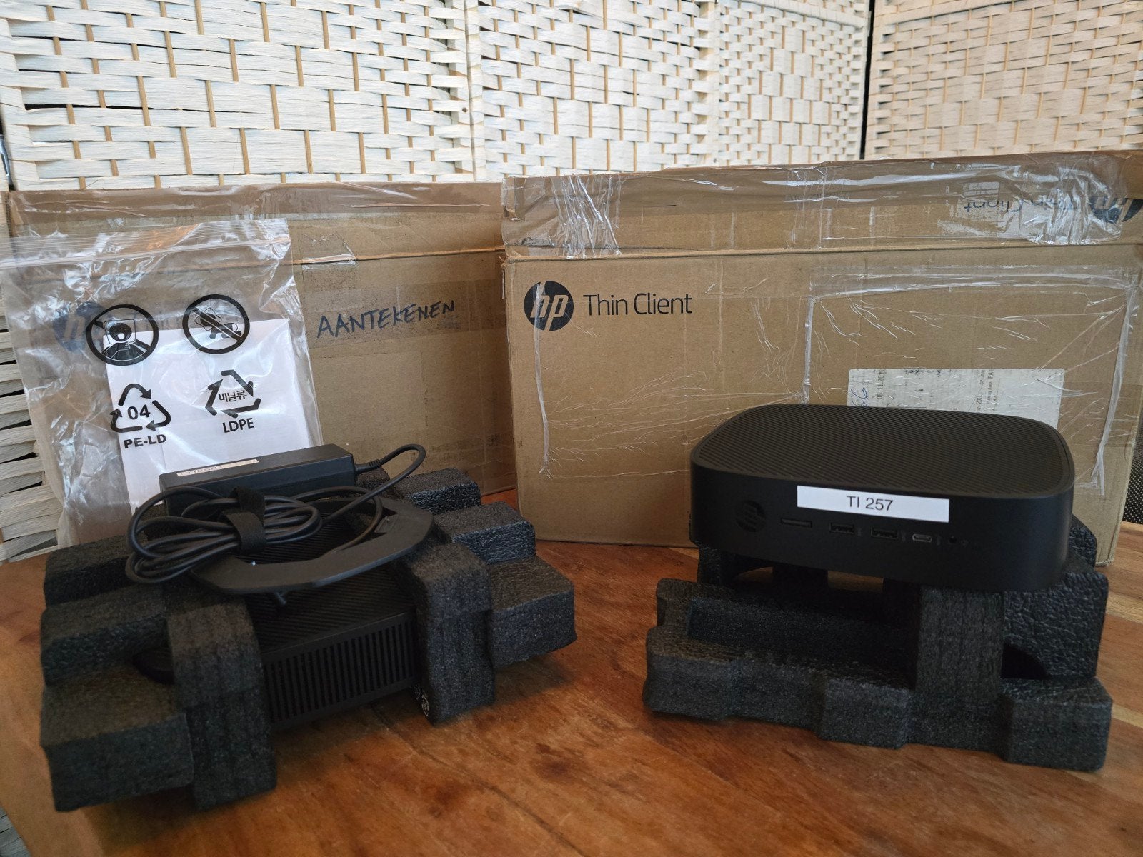2 keer HP T740 Thinclient compleet in doos - 8GB ram - SSD, Ophalen of Verzenden, Nieuw