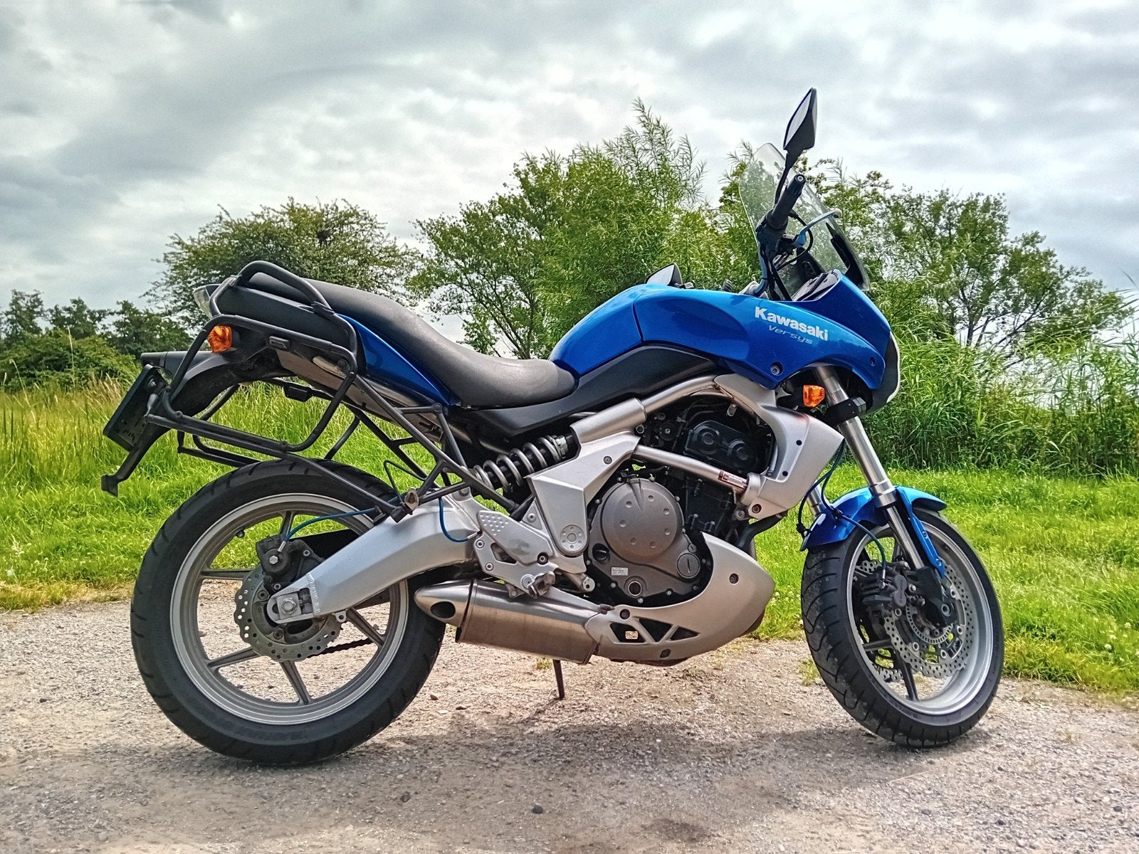 Kawasaki Versys 650 - Blauw - Inclusief o.a. zijkoffers, Handvatverwarming, 2 cilinders, Motorrijbewijs A, Gebruikt