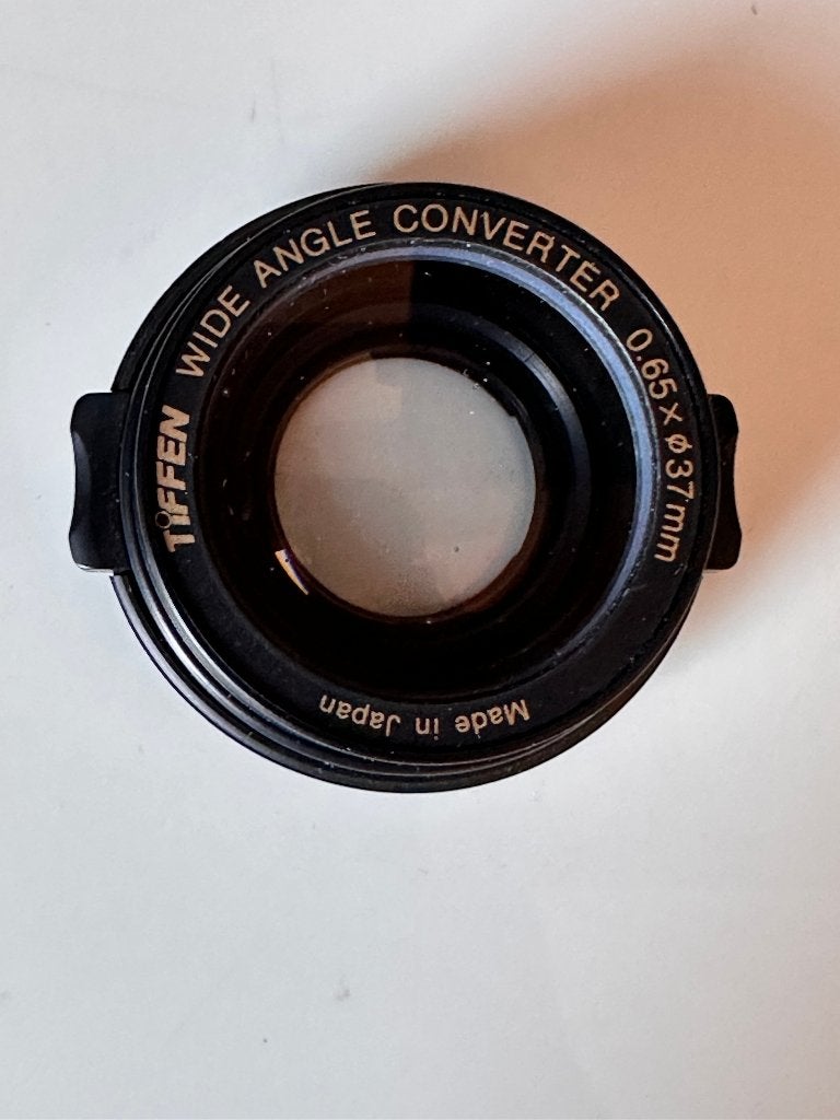 Tiffen Wide Angle Converter 0.65x37mm met lensdoppen, Gebruikt, Overige vattingen, Lensdoppen, Groothoeklens