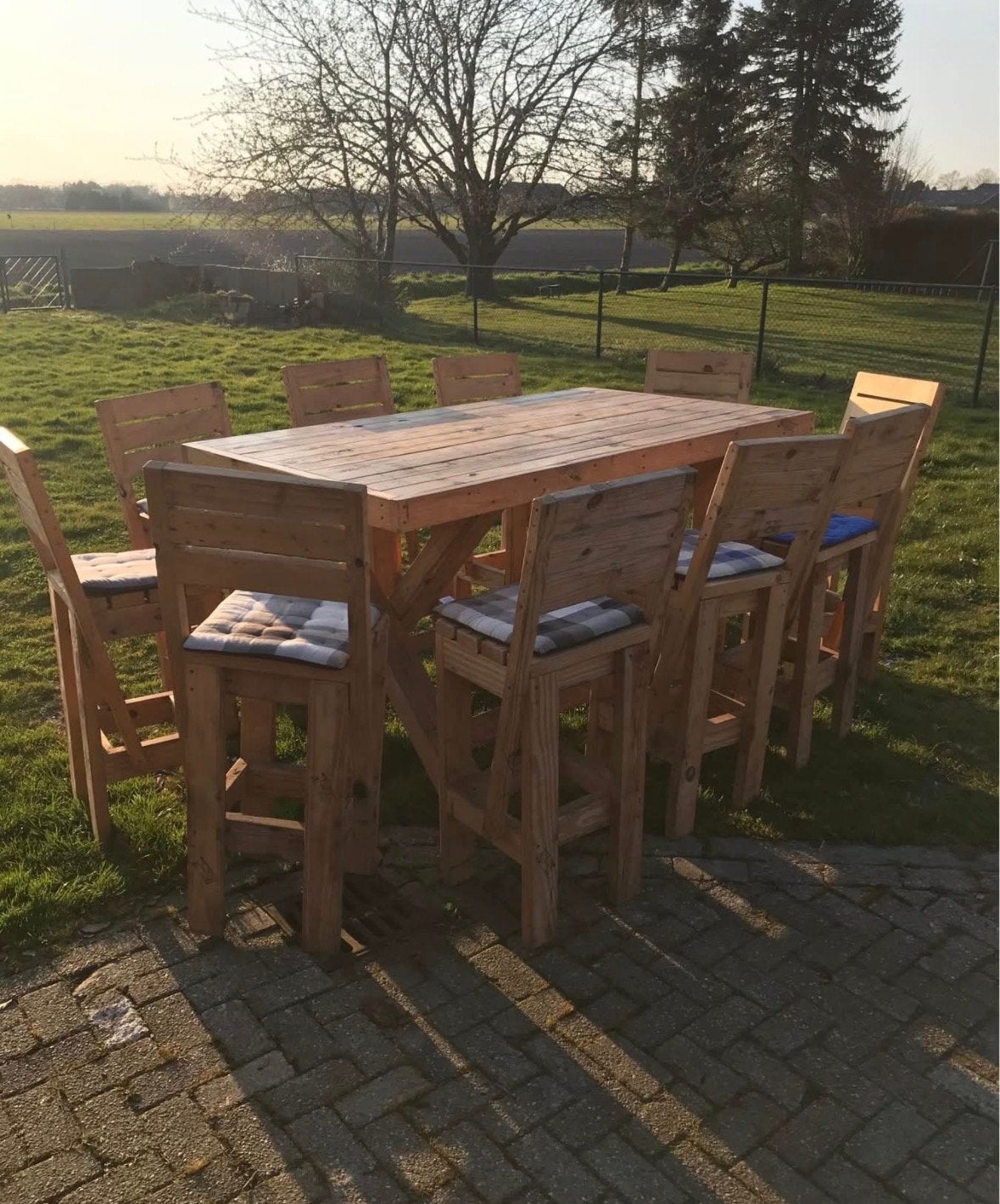 Stevige houten bartafel met 8 barkrukken, Ophalen, Gebruikt, Rechthoekig, Hout