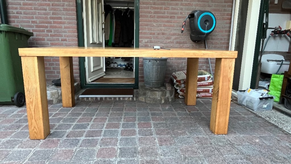 Robuuste massief eiken eettafel in modern landelijke stijl, Huis en Inrichting, Tafels | Eettafels, Ophalen, Gebruikt, Eikenhout