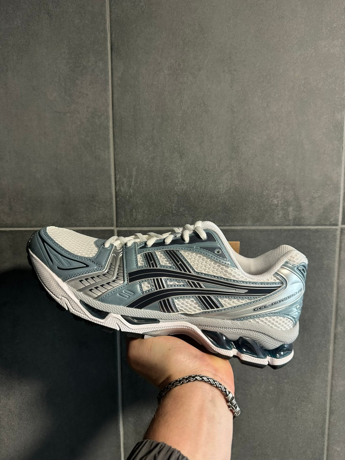 Asics Kayano 14, Ophalen of Verzenden, Nieuw, Overige kleuren