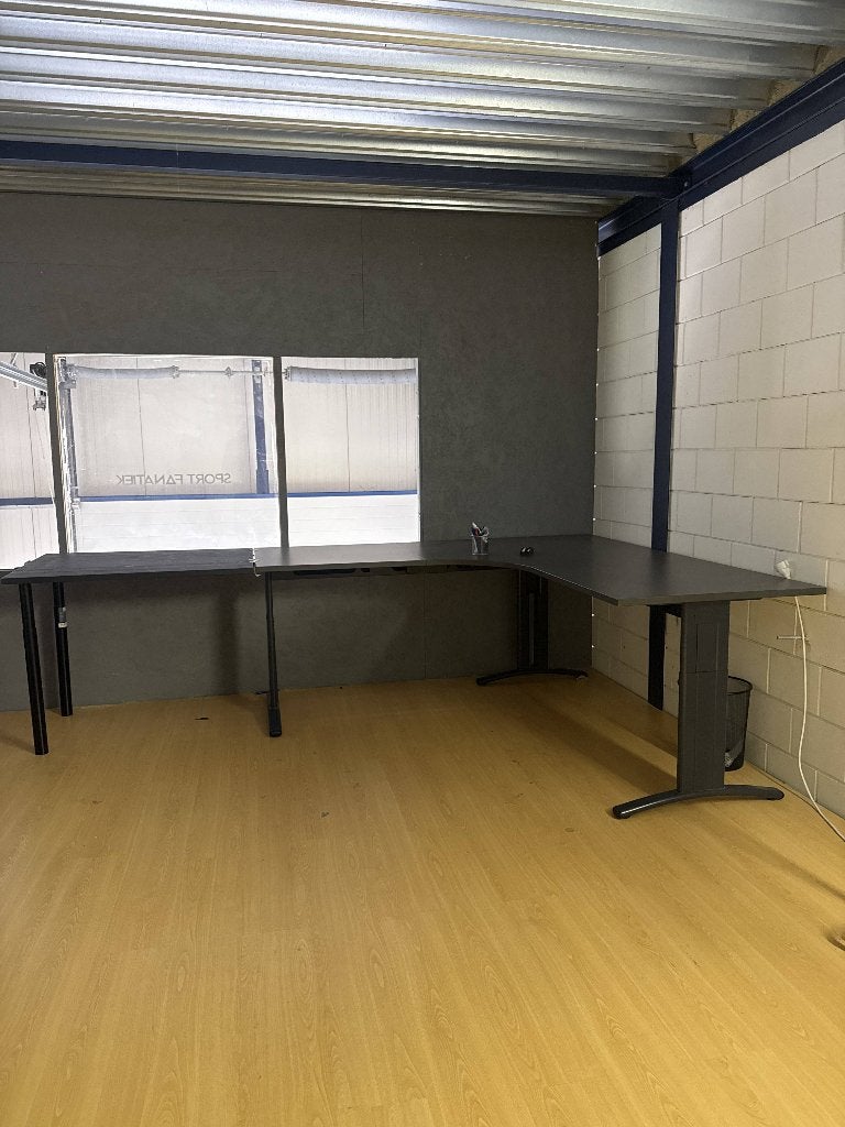 Groot en stevig hoekbureau met veel werkruimte, Ophalen, Zwart, Gebruikt, Hout