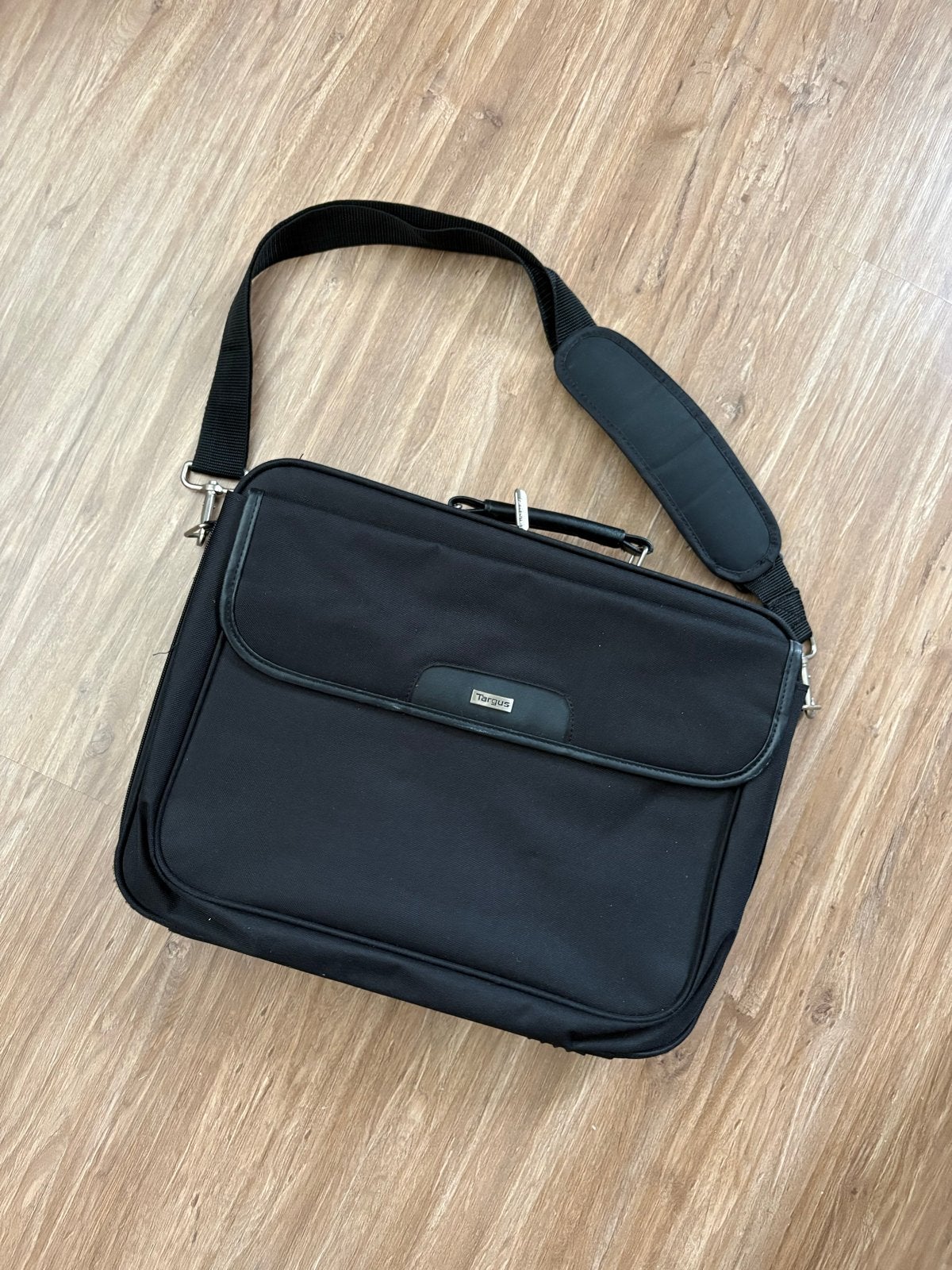 Targus laptoptas - Zwart - 15 inch, Computers en Software, Laptoptassen, Gebruikt, Gevoerd laptopvak, 15 inch, Aktetas