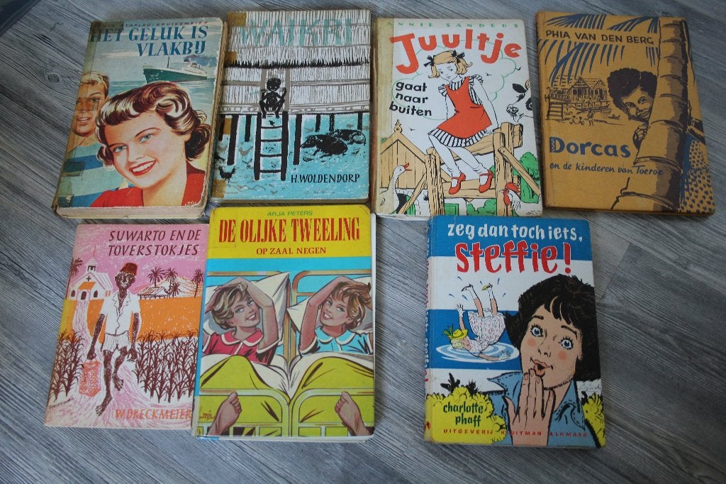 7 vintage meisjes boeken, Ophalen of Verzenden, Gelezen