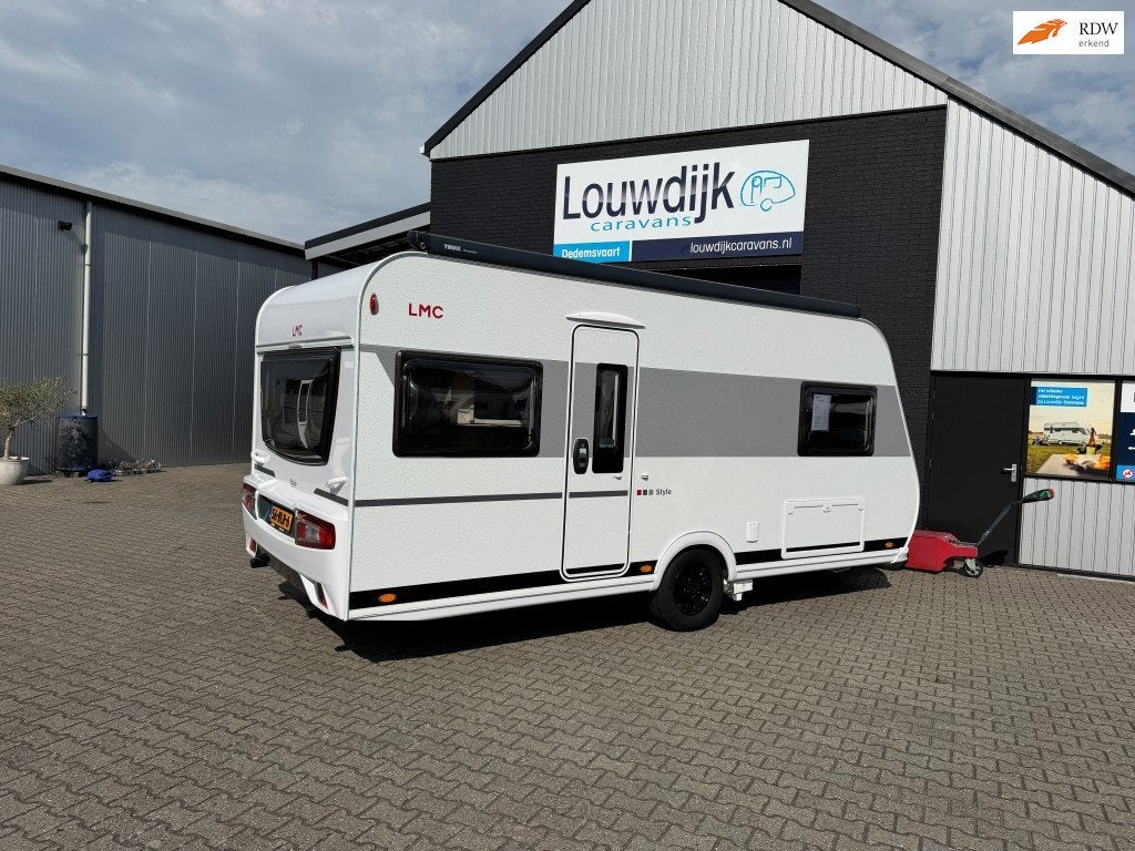 LMC Style 440 D ’24 (Full Option, Fransbed), Rondzit, Vast bed, Bedrijf, 6 tot 7 meter