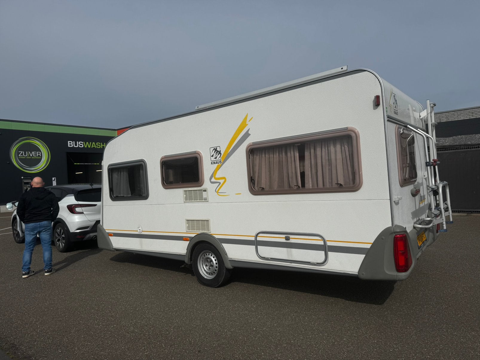 Knaus Sudwind 450 Mover Voortent Luifel Zakluifel fietsenrek, Rondzit, Frans bed, Particulier, Luifel